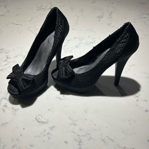 BLAKE SCOTT Black Platform High Heels. Size 7. NWOT.